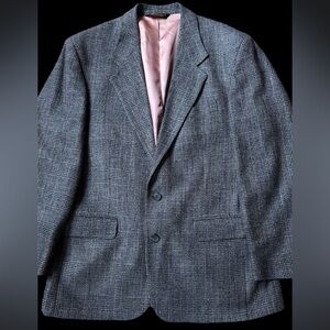 Men's plaid sport coat featuring a glen plaid pattern with a pink inner lining.